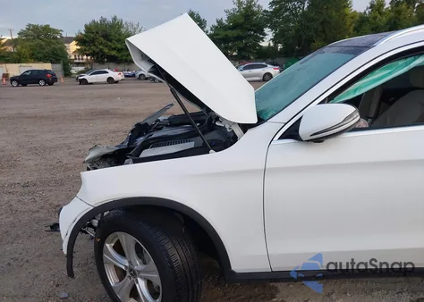 2018 Mercedes-Benz Glc 4Matic z USA, uszkodzony, nr VIN WDC0G4KB0JV107176